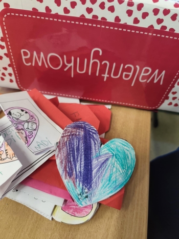 f5c56e69-3e5f-418e-9bfb-3bd653e63ed6