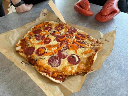 Przygotowanie pizzy przez uczniów kl.6a