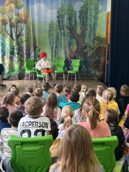 Występ świetlicowego koła teatralnego