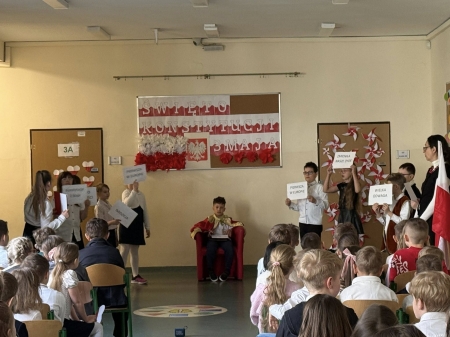 UROCZYSTA AKADEMIA Z OKAZJI 235. ROCZNICY UCHWALENIA KONSTYTUCJI 3 MAJA